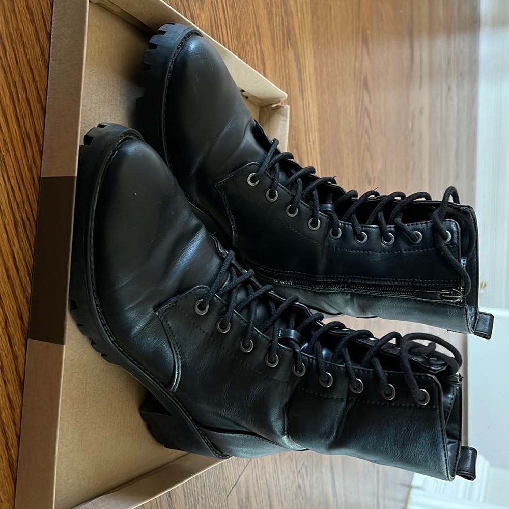 Lexi & Abbie Danny boots in black